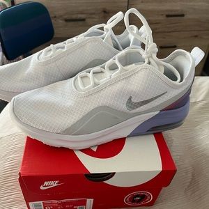 womens nike air max motion